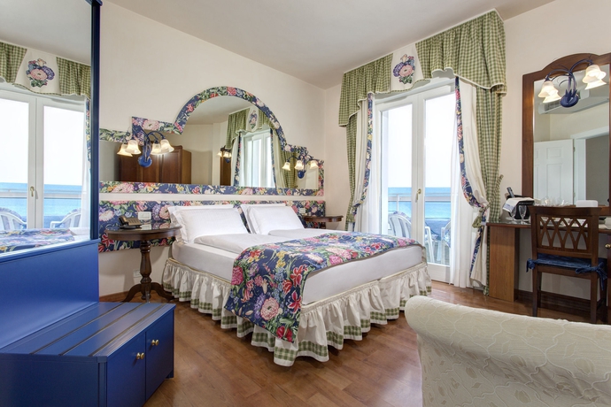 Imagen de la habitación del Hotel Cavalieri Palace. Foto 15