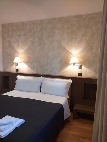 Imagen de la habitación del Hotel Cavalieri Pinerolo. Foto 7