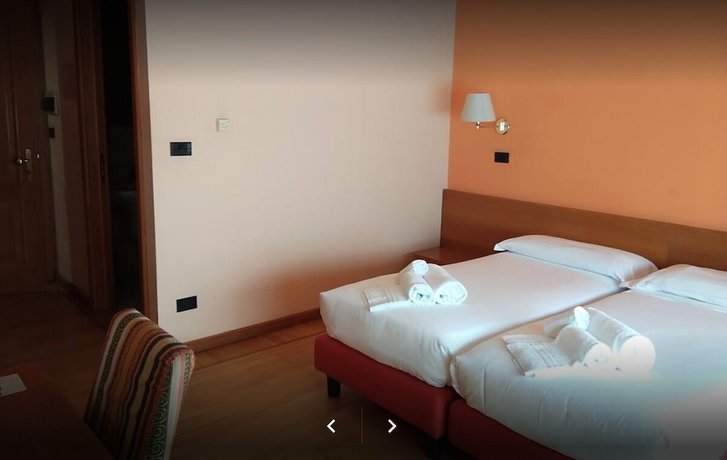 Imagen de la habitación del Hotel Cavalieri Pinerolo. Foto 11