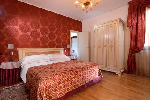 Imagen de la habitación del Hotel Cavalletto E Doge Orseolo. Foto 17