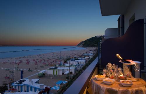 Imagen de la habitación del Hotel Cavalluccio Marino, Gabicce Mare. Foto 2