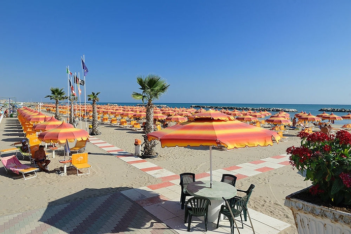 Imagen de los exteriores del Hotel Cavalluccio Marino, Rimini. Foto 11