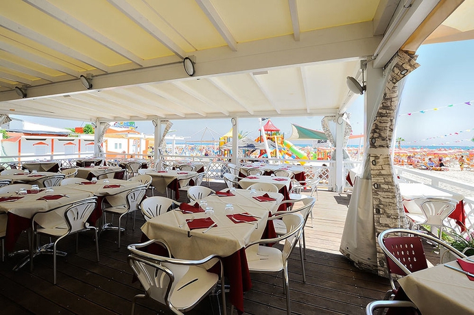 Imagen de los exteriores del Hotel Cavalluccio Marino, Rimini. Foto 12