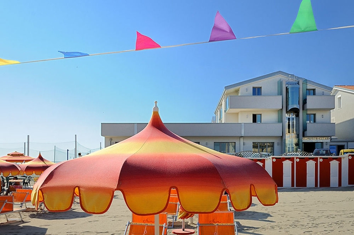 Imagen de los exteriores del Hotel Cavalluccio Marino, Rimini. Foto 14
