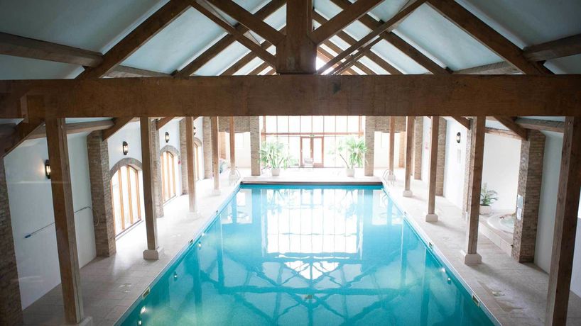 Imagen de los exteriores del Hotel Cave Castle and Country Club. Foto 4
