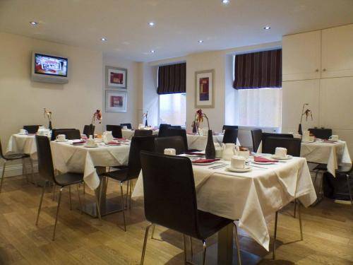 Imagen del bar/restaurante del Hotel Cavendish, Londres. Foto 2