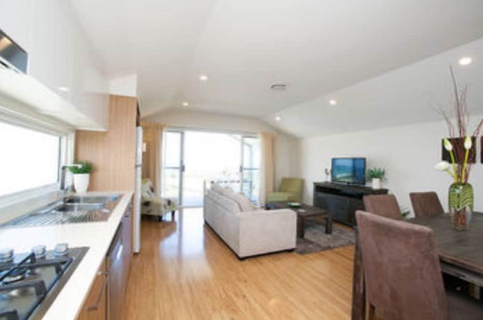 Imagen de la habitación del Hotel Caves Coastal Bar and Bungalows. Foto 13