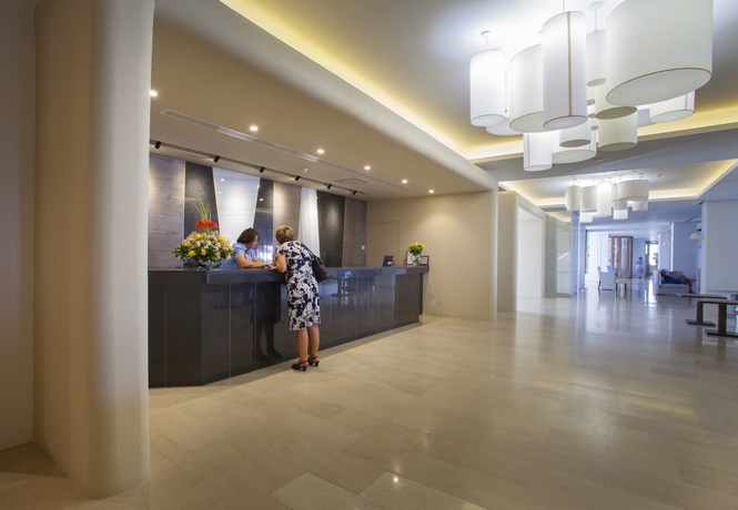 Imagen de los interiores del Hotel Cavo Maris Beach. Foto 14