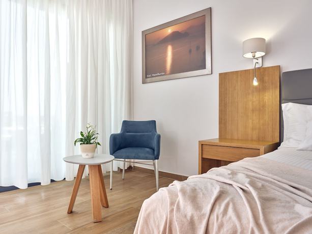 Imagen de la habitación del Hotel Cavo Orient Beach. Foto 3