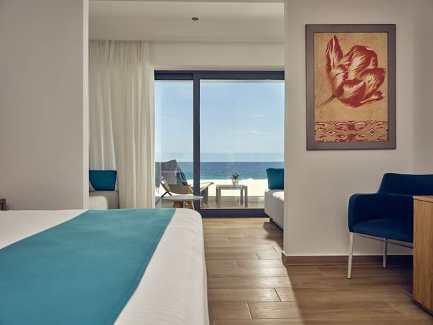 Imagen de la habitación del Hotel Cavo Orient Beach. Foto 5