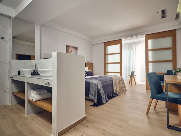 Imagen de la habitación del Hotel Cavo Orient Beach. Foto 7