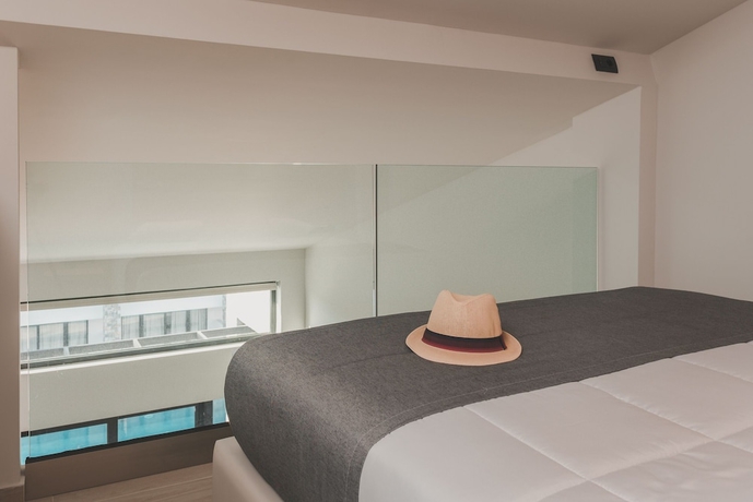 Imagen de la habitación del Hotel Cavo Suites. Foto 9