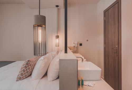 Imagen general del Hotel Cavo di Suites. Foto 13