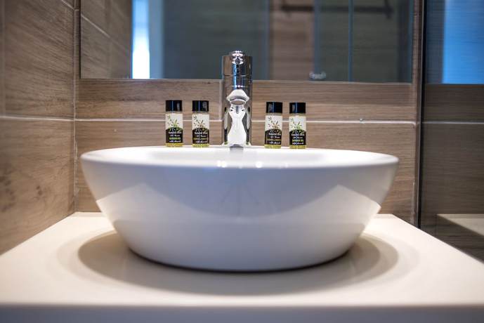 Imagen de la habitación del Hotel Cavos Bay And Studios. Foto 6