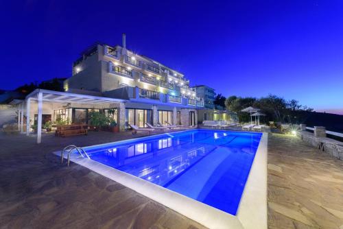Imagen general del Hotel Cavos Bay & Studios. Foto 1