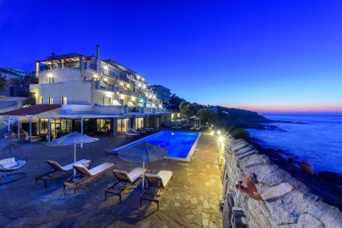 Imagen general del Hotel Cavos Bay & Studios. Foto 2