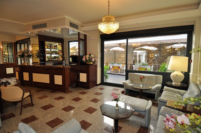 Imagen del bar/restaurante del Hotel Cavour 30TRE. Foto 2