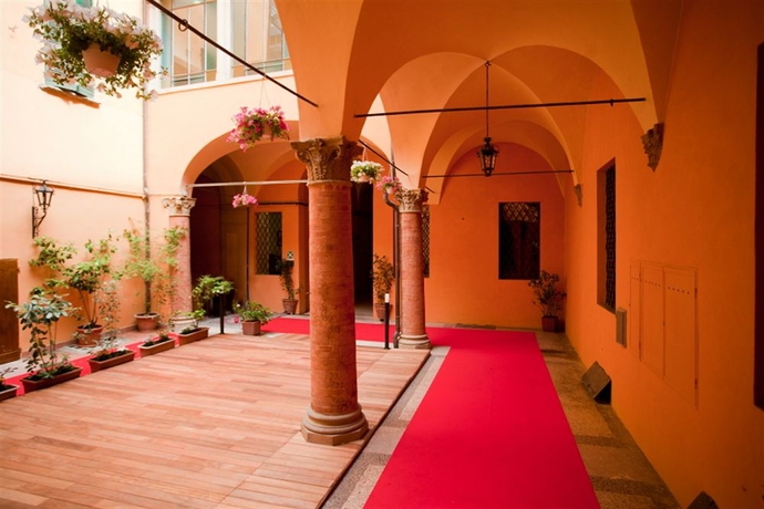 Imagen de los interiores del Hotel Cavour, Bolonia. Foto 8