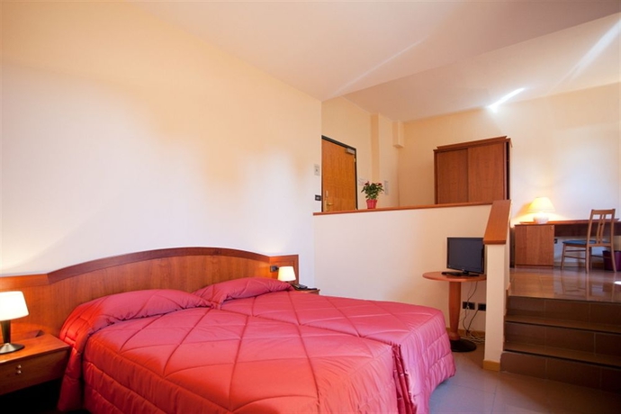 Imagen de la habitación del Hotel Cavour, Bolonia. Foto 5