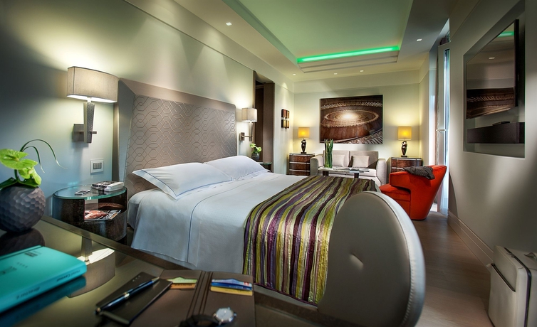 Imagen de la habitación del Hotel Cavour, Milán. Foto 11