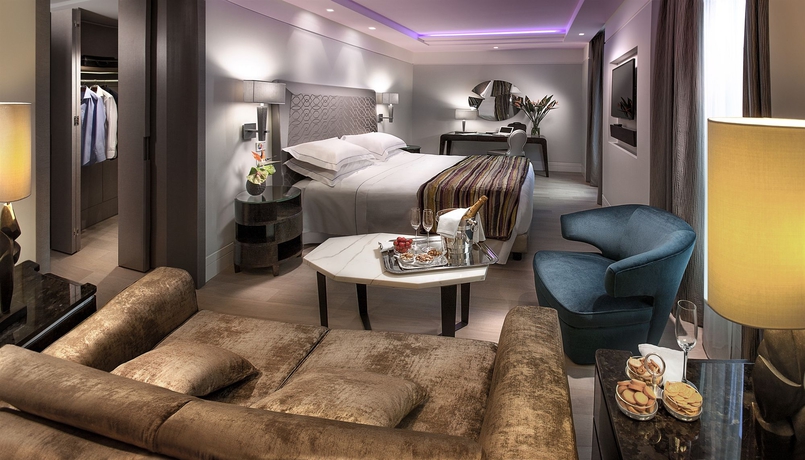 Imagen de la habitación del Hotel Cavour, Milán. Foto 13