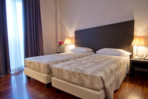 Imagen de la habitación del Hotel Cavour, Novara. Foto 10