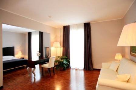 Imagen de la habitación del Hotel Cavour, Novara. Foto 12