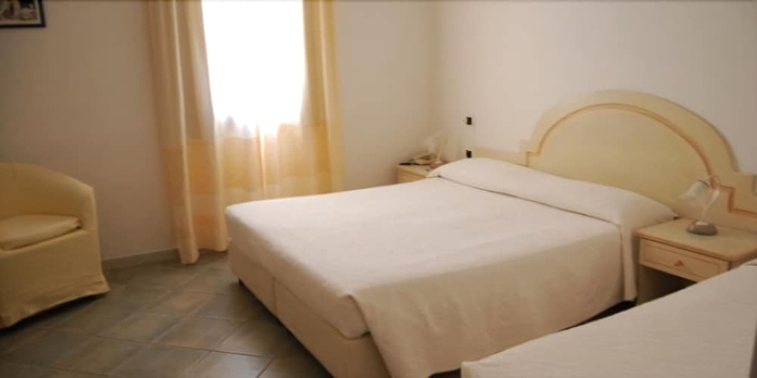 Imagen de la habitación del Hotel Cavour, Olbia. Foto 6