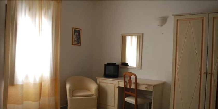 Imagen de la habitación del Hotel Cavour, Olbia. Foto 11