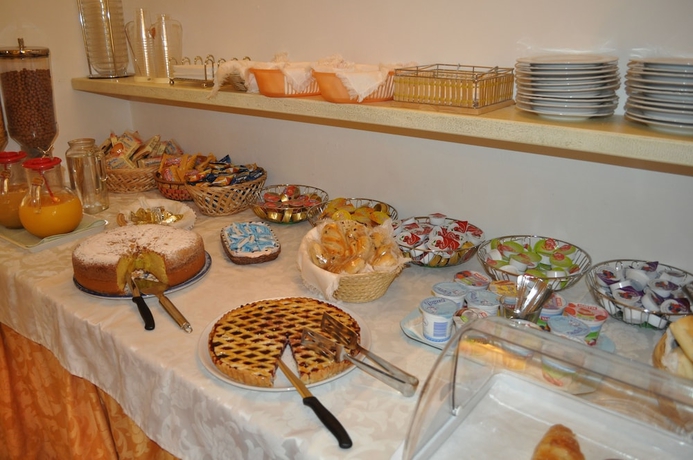 Imagen del bar/restaurante del Hotel Cavour, Olbia. Foto 4