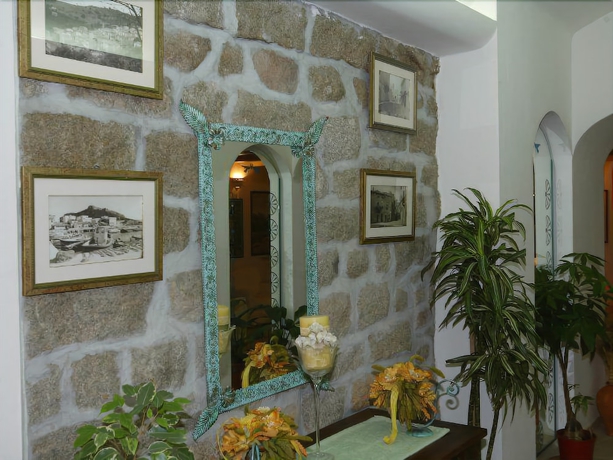 Imagen de los interiores del Hotel Cavour, Olbia. Foto 15