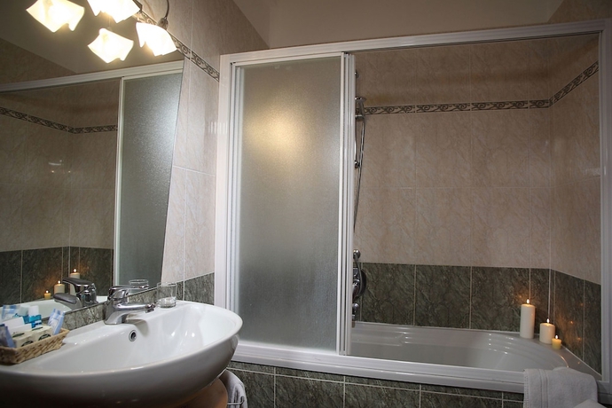 Imagen de la habitación del Hotel Cavour, Rapallo. Foto 10