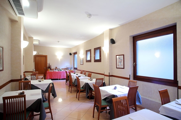 Imagen del bar/restaurante del Hotel Cavour, Rapallo. Foto 3