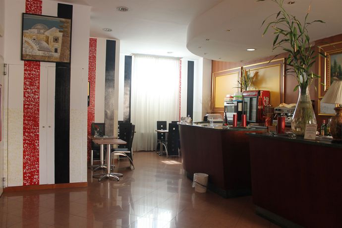 Imagen del bar/restaurante del Hotel Cavour Resort. Foto 2