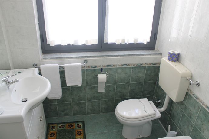 Imagen de la habitación del Hotel Cavour Resort. Foto 5