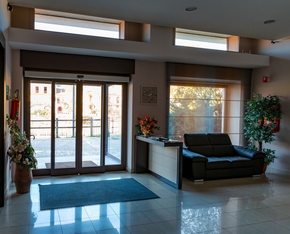 Imagen de los interiores del Hotel Cavour, Rieti. Foto 8