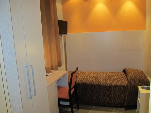 Imagen de la habitación del Hotel Cavour, Rieti. Foto 2