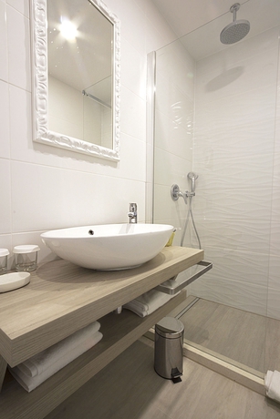 Imagen de la habitación del Hotel Cavtat. Foto 14