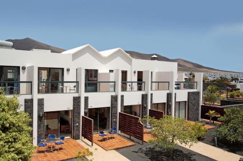 Imagen de los exteriores del Hotel Caybeach Papagayos. Foto 9