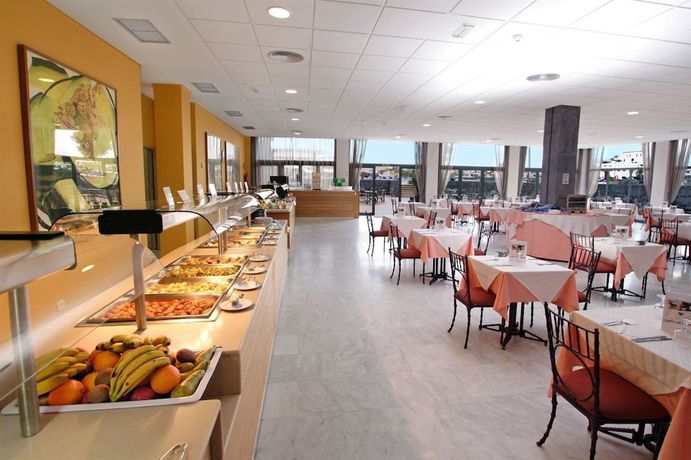 Imagen del bar/restaurante del Hotel Caybeach Papagayos. Foto 2