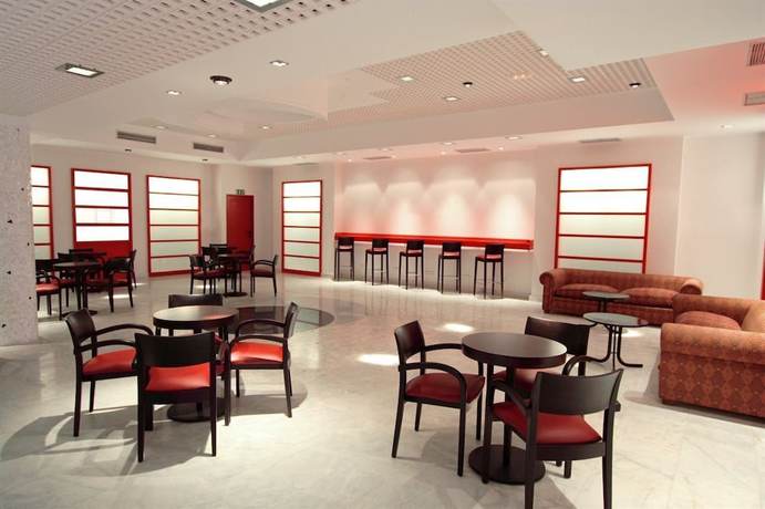 Imagen del bar/restaurante del Hotel Caybeach Papagayos. Foto 3