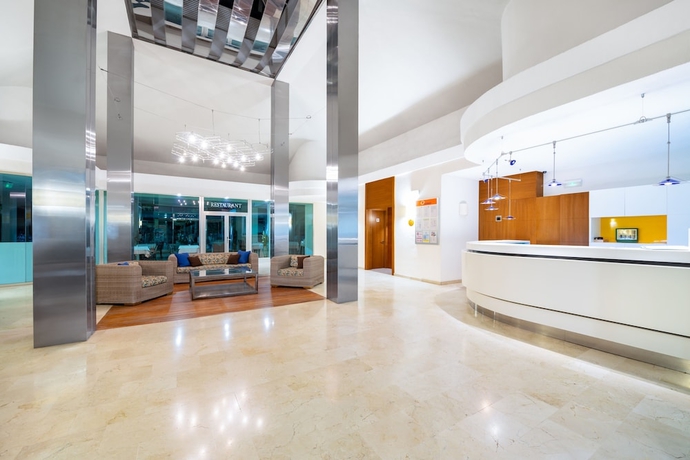 Imagen de los interiores del Hotel Caybeach Princess. Foto 19