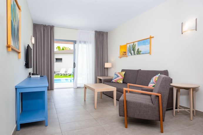 Imagen de la habitación del Hotel Caybeach Princess. Foto 17