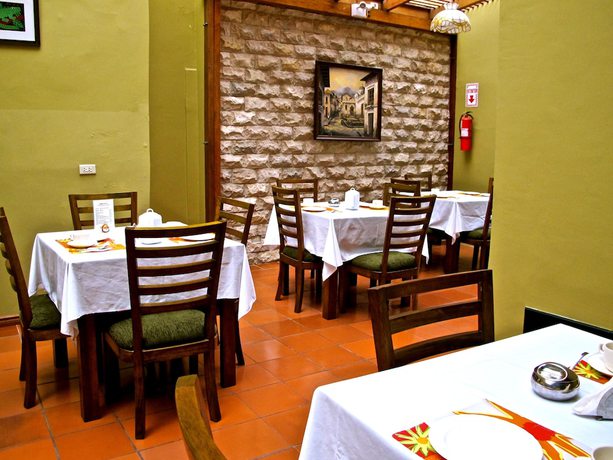 Imagen del bar/restaurante del Hotel Cayman. Foto 5