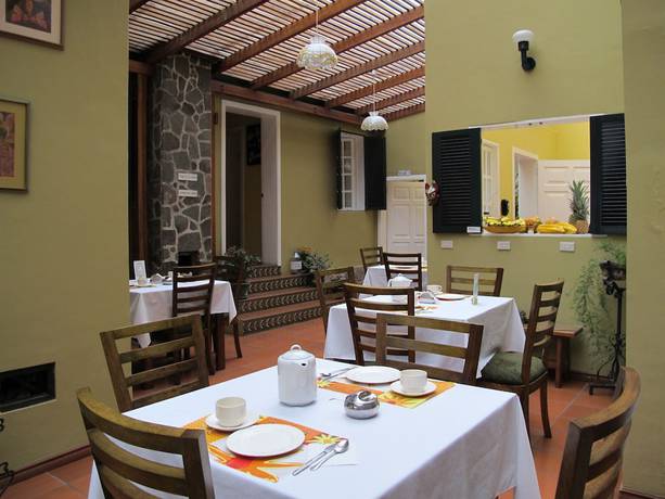 Imagen del bar/restaurante del Hotel Cayman. Foto 6