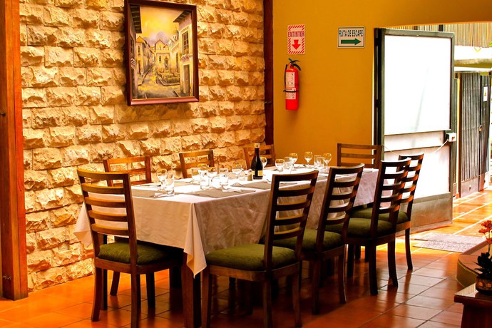 Imagen del bar/restaurante del Hotel Cayman. Foto 7