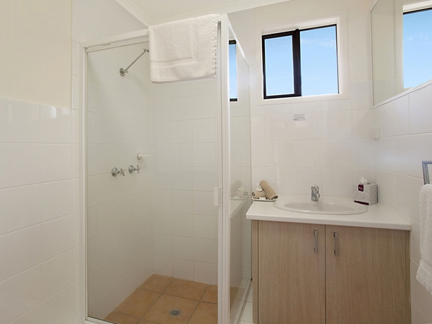 Imagen de la habitación del Hotel Cayman Quays. Foto 3