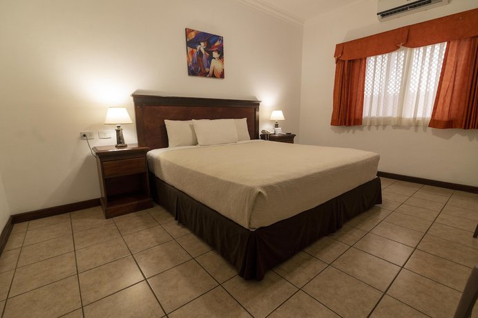 Imagen de la habitación del Hotel Cayman Suites, El Garit&oacute;n. Foto 4