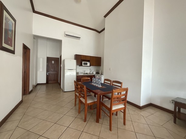 Imagen de la habitación del Hotel Cayman Suites, El Garit&oacute;n. Foto 18