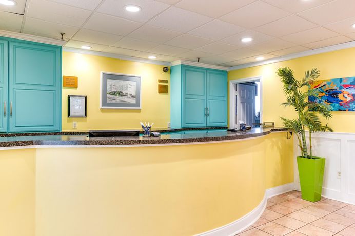 Imagen de los interiores del Hotel Cayman Suites. Foto 19